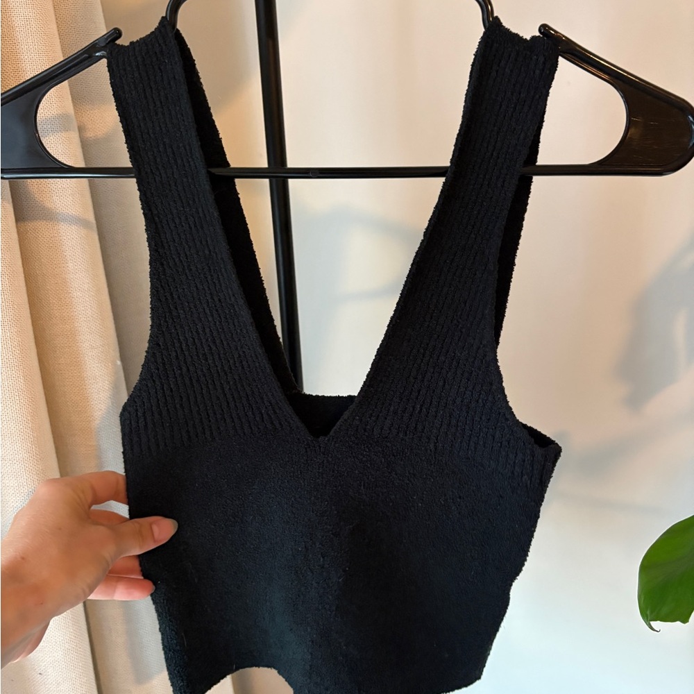 Urban outfitters black Knit V-Neck Cropped Tank Top - Women